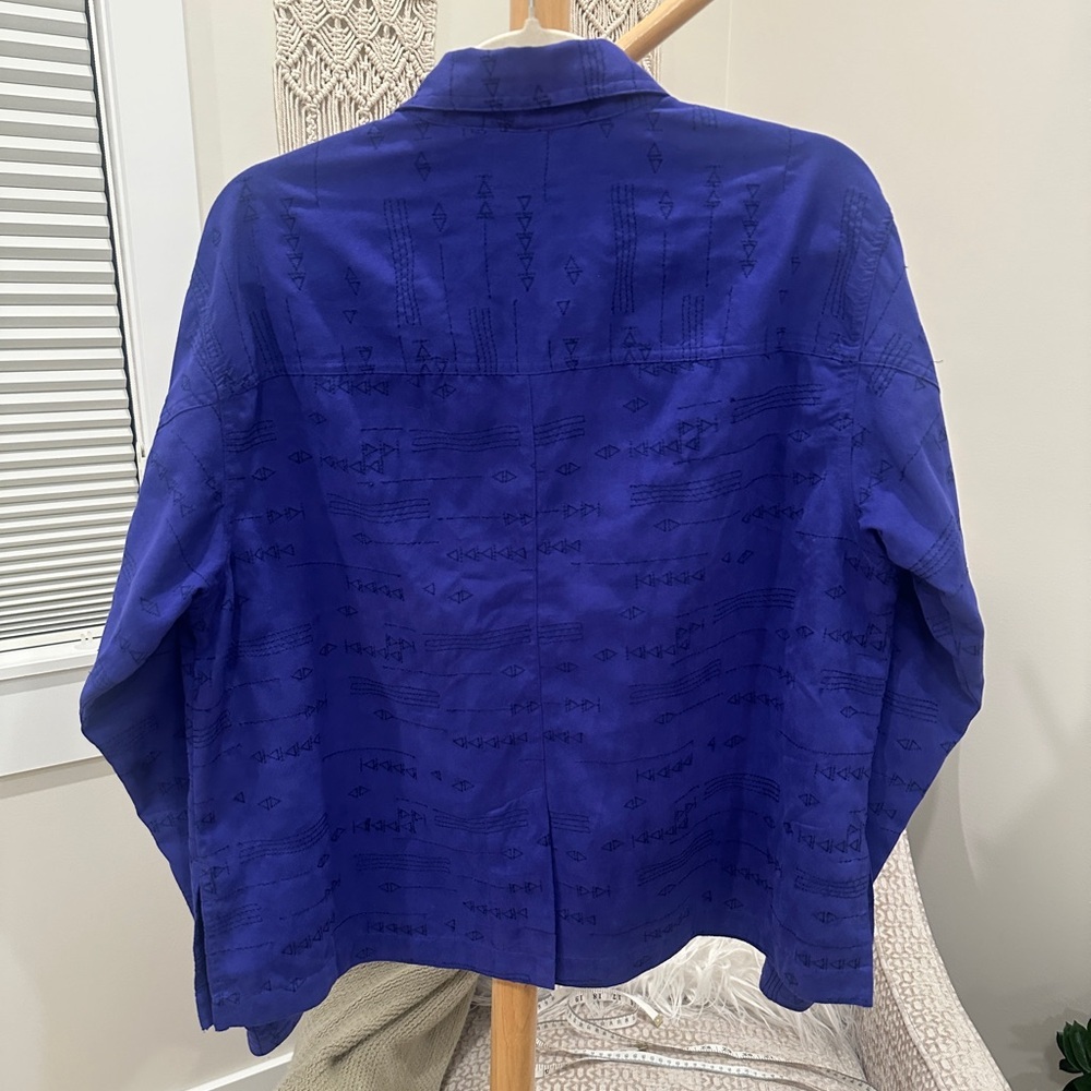 Chico’s Design Cobalt Blue Button Front Blouse Embroidered - Picture 4 of 6